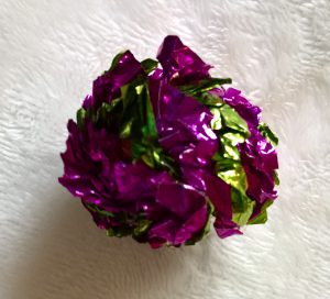 Mylar crinkle ball by healthycatdetective.com