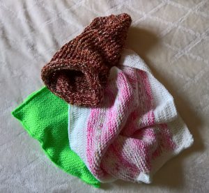 snuggle blankets by healthycatdetective.com